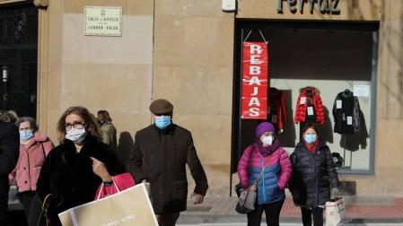Más de 40 comercios del Ensanche y el Casco Antiguo cerraron el pasado año