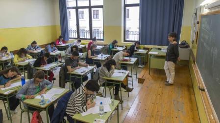 Las políticas educativas adoptadas desde la llegada del cuatripartito al Gobierno han sacado a la calle a miles de navarros. PAI, interinos, trabajadores de la concertada, opositores, sindicatos, comedores, Skolae... la crispación ha sido tónica general