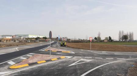 Terminan las obras de la carretera que enlaza el camino agrícola paralelo a la A-68