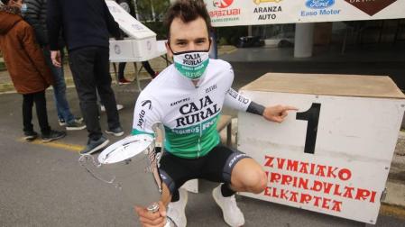 Caja Rural-RGA pega primero