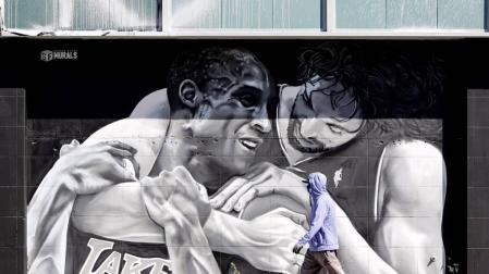 Los Ángeles recuerda en sus calles a Pau y Kobe, dos "hermanos" de los Lakers