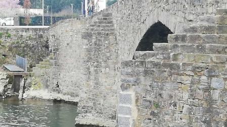 ASí ha quedado la restauración del Puente de Santa Engracia de Pamplona.