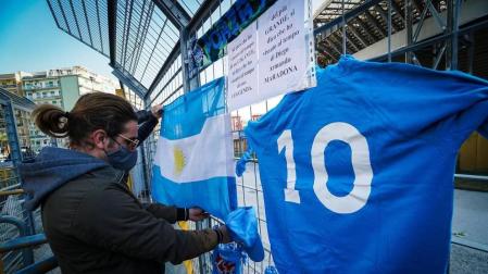 El velatorio público tiene lugar en la Casa Rosada en Buenos Aires