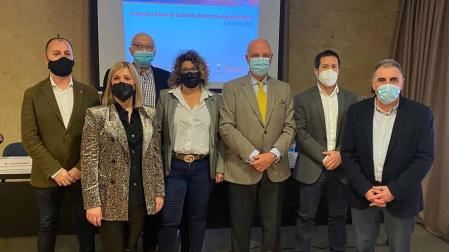 El alcalde de Fustiñana, Sergio Vitas Aguirre; la alcaldesa de Cadreita, Berta Pejenaute Prat;  el alcalde de Ablitas, Carmelo Arriazu Serrano;  la alcaldesa de Villafranca, Mª Carmen Segura Moreno, el presidente de la Cámara de Comercio, Javier Taberna; el alcalde de Peralta, Juan Carlos Castillo y el alcalde de Funes, Ignacio Felipe Domínguez Martínez.