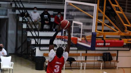 El Basket Navarra cae ante el Ibersol CB Tarragona en Arrosadía