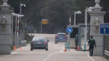 La infanta Elena acude a Zarzuela el día después de la polémica por su vacunación en Emiratos Árabes Unidos