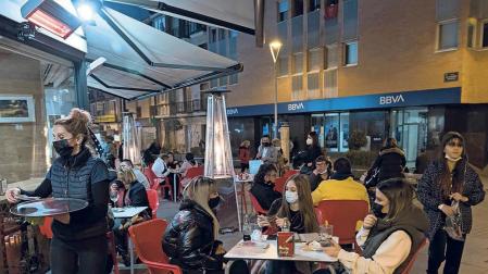 Navarra planea reabrir el interior de la hostelería a partir del día 26