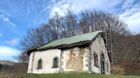 La ermita de la Virgen de las Nieves de Irati estrenará cubierta en agosto