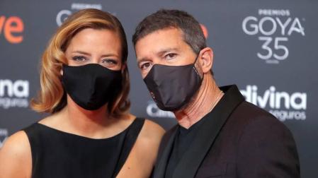 Actores, presentadores y cantantes desfilan por la alfombra roja de los premios Goya 2021.