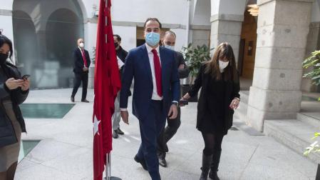 Enredo jurídico en Madrid: moción de censura o adelanto electoral