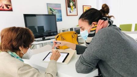 Mayores de Pamplona participan en un proyecto piloto contra el aislamiento