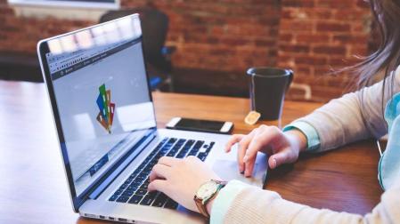 Ayudas para alquiler de material informático para centros de formación para el empleo