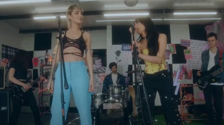 Natalia Lacunza y Aitana triunfan con el videoclip de 'Cuando te fuiste'