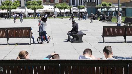 Los niños se contagian de coronavirus igual que los adultos, pero con síntomas leves o asintomáticos