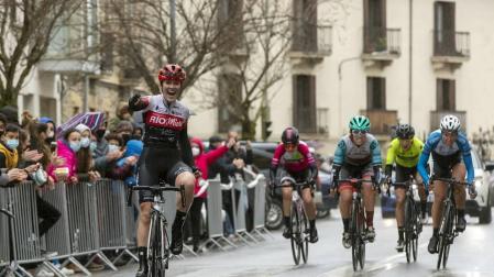 Villava acogió este domingo, 14 de marzo, la primera prueba del calendario femenino de ciclismo en categorías inferiores con pruebas disputadas en cadetes, júnior, sub23 y élite.