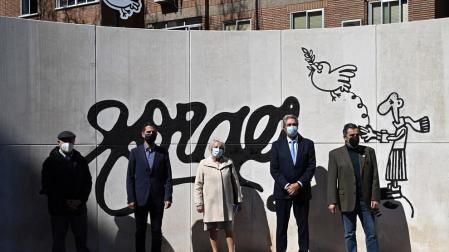 Alcalá de Henares inaugura un monumento y una glorieta dedicados a Forges