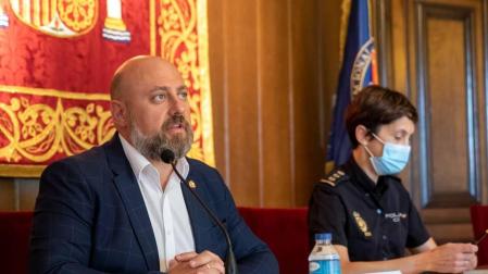 El delegado del Gobierno en Navarra, José Luis Arasti, en una rueda de prensa anterior.