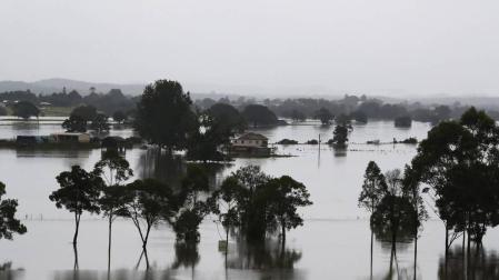 Las peores inundaciones en décadas en Australia amenazan con agravarse
