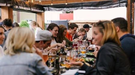¿Qué mecanismos regulan el apetito, el hambre y la saciedad?