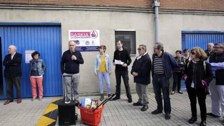 El centro de distribución de alimentos de Barañáin atiende a unas mil personas