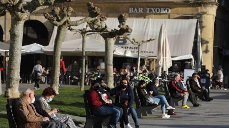 Calor y temperaturas agradables en los primeros día de la primavera en Pamplona.