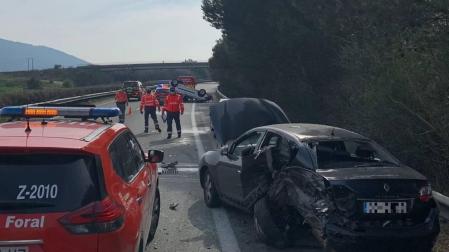 Cuatro heridos en una colisión múltiple en la AP-15, a la altura de Berrioplano