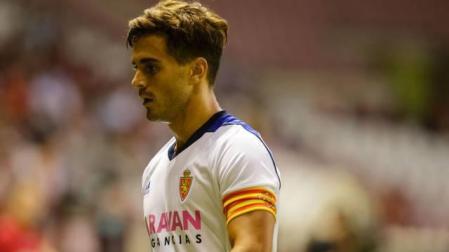 Javi Ros, operado de una fractura de un dedo de la mano izquierda