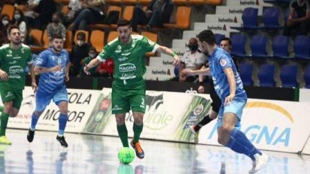 Un gol de Dani Zurdo a dos minutos del final establece el reparto de puntos