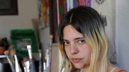 Ana Holmes: “Barcelona es un asco para vivir si no tienes dinero”