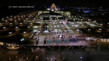 En un espectacular desfile, 22 momias de reyes y reinas del Imperio Nuevo (siglos XVI - XI a.C.) abandonaron este sábado el Museo Egipcio y recorrieron El Cairo a bordo de vehículos blindados con decoración faraónica, acompañados por guardas a caballo y sacerdotes como en la antigüedad.