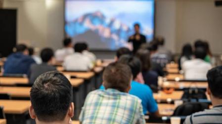 Imagen de alumnos en un aula universitaria