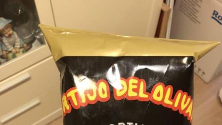 Encuentra unas gafas dentro de una bolsa de patatas fritas compradas en Cádiz