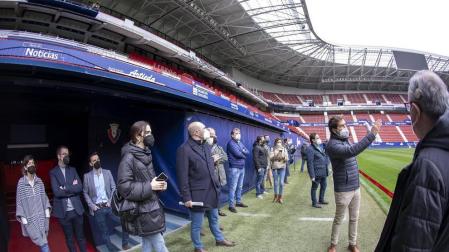 Imágenes de la primera visita guiada para socios al estadio de El Sadar tras su reforma.