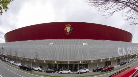 Imágenes de la primera visita guiada para socios al estadio de El Sadar tras su reforma.