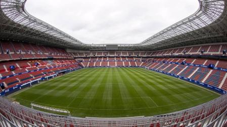 Imágenes de la primera visita guiada para socios al estadio de El Sadar tras su reforma.