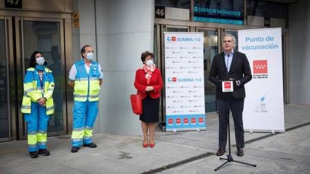 Madrid reclama a Sanidad poder vacunar con AstraZeneca a menores de 60 años