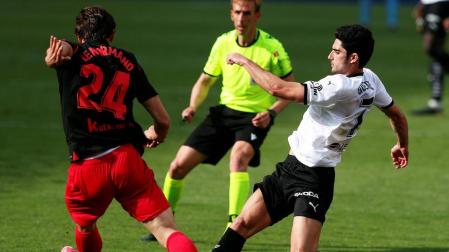 El Valencia resurge ante una Real confiada