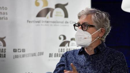 Trueba muestra la inmigración como "un problema bajo la alfombra"