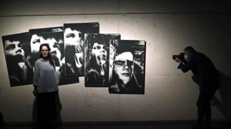 La artista, Premio Nacional de Fotografía 2020, inaugura 'Pasado y presente, la memoria y su construcción', una exposición que recoge sus trabajos desde los años 90 hasta la actualidad