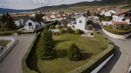 DN INMO presenta una parcela urbanizable de 580 m2 en una zona privilegiada de Aoiz