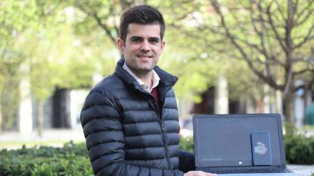 Un oftalmólogo pamplonés crea un trivial 'on line' para médicos y estudiantes MIR