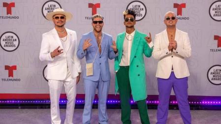 Bad Bunny arrasa y J Balvin se va de vacío en los Latin American Music Awards