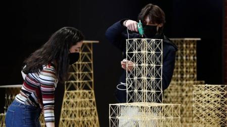 Estudiantes de Arquitectura testan la resistencia sísmica con espaguetis
