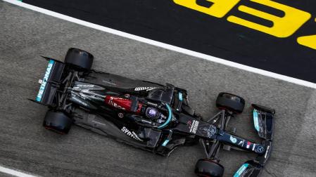 Hamilton, 'pole' en Ímola en una clasificación a la milésima, Alonso y Sainz, fuera de Q3