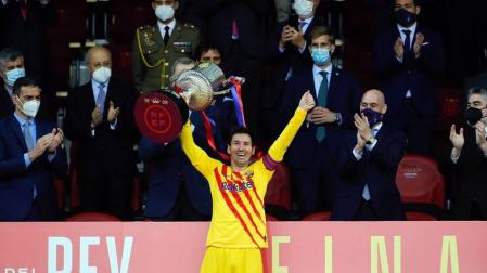 El FC Barcelona goleó (0-4) al Athletic Club este sábado en la final de la Copa del Rey celebrada en el Estadio de La Cartuja, una lucha sin rival para los azulgrana que salen campeones dos años después gracias al gran despliegue que lideraron Messi y De Jong.