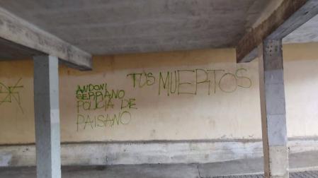 El Ayuntamiento condena las pintadas contra el edil Andoni Serrano.