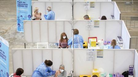 Hasta 140 enfermeros de mutuas podrían sumarse a la vacunación en Navarra