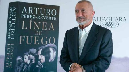 La novela 'Línea de fuego' de Pérez-Reverte viajará a la pequeña pantalla