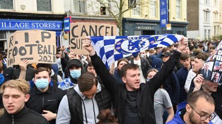 Protestas de los aficionados ingleses contra la creación de la Superliga