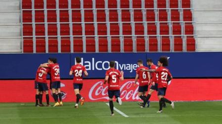 Imágenes del partido Osasuna-Valencia disputado en El Sadar.